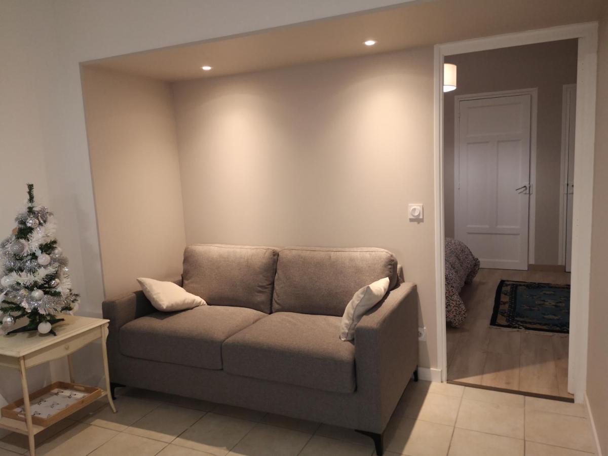 2 Pieces Avec Terrasse Proche Et Commerces