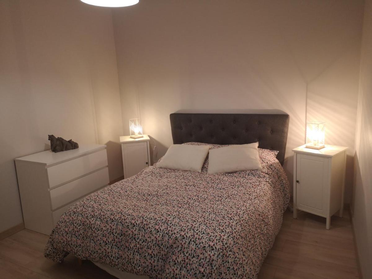 2 Pieces Avec Terrasse Proche Et Commerces Holiday home